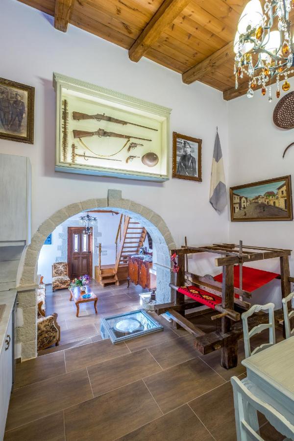 Kambánion Villa George מראה חיצוני תמונה